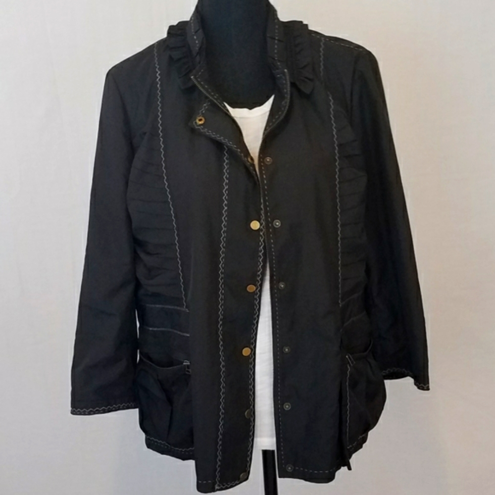 Tres Jolie Lightweight Black Jacket, Ruffled Collar Design & Front Pockets Large
